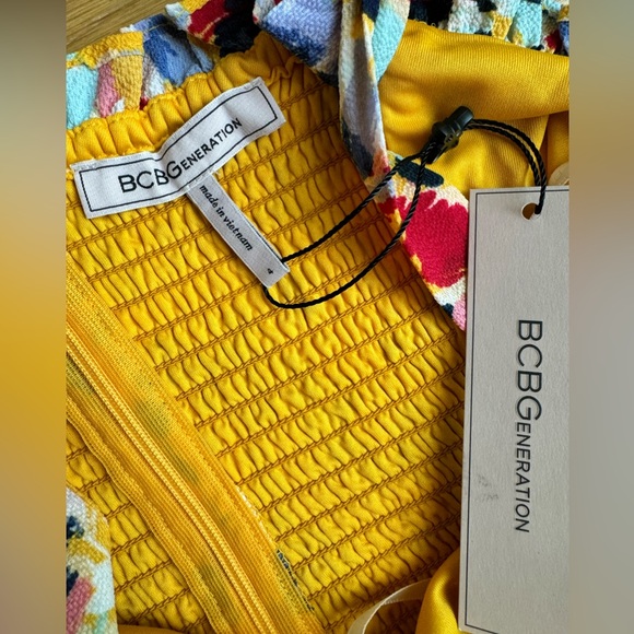 BCBG Floral Dress size 4 - Picture 4 of 7